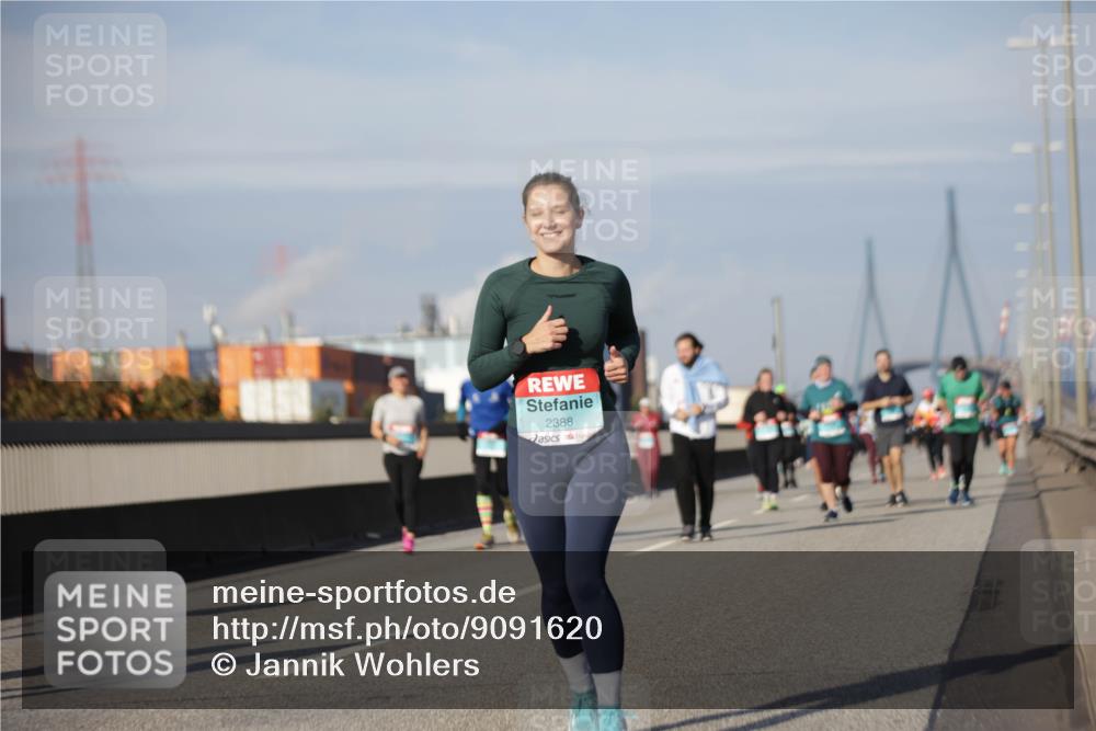 03.10.2025 - Köhlbrandbrückenlauf Jannik Wohlers http://msf.ph/oto/9091620 03.10.2025 10:11:09 Position 3 2388 meine-sportfotos.de