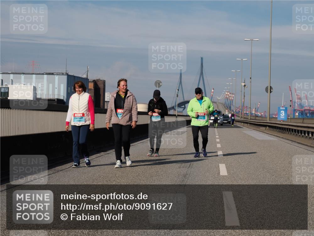 03.10.2025 - Köhlbrandbrückenlauf Fabian Wolf http://msf.ph/oto/9091627 03.10.2025 10:27:49 Position 3  meine-sportfotos.de
