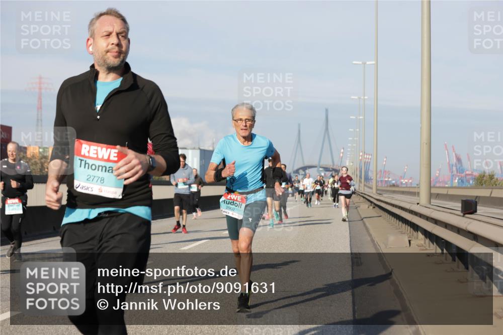 03.10.2025 - Köhlbrandbrückenlauf Jannik Wohlers http://msf.ph/oto/9091631 03.10.2025 09:59:36 Position 3 2778, 2902 meine-sportfotos.de