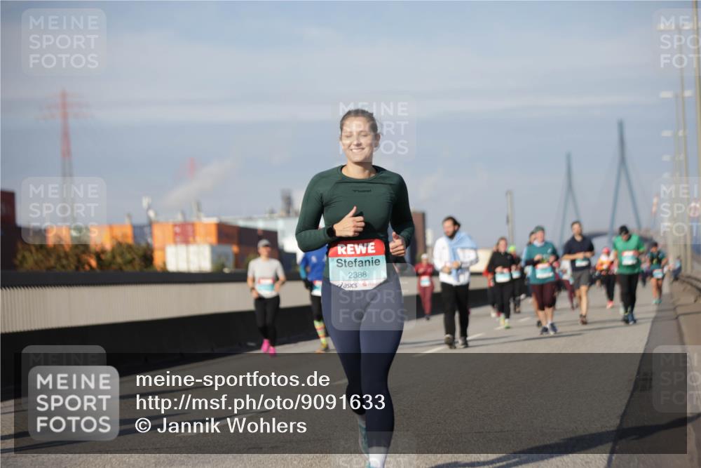 03.10.2025 - Köhlbrandbrückenlauf Jannik Wohlers http://msf.ph/oto/9091633 03.10.2025 10:11:09 Position 3 2388 meine-sportfotos.de