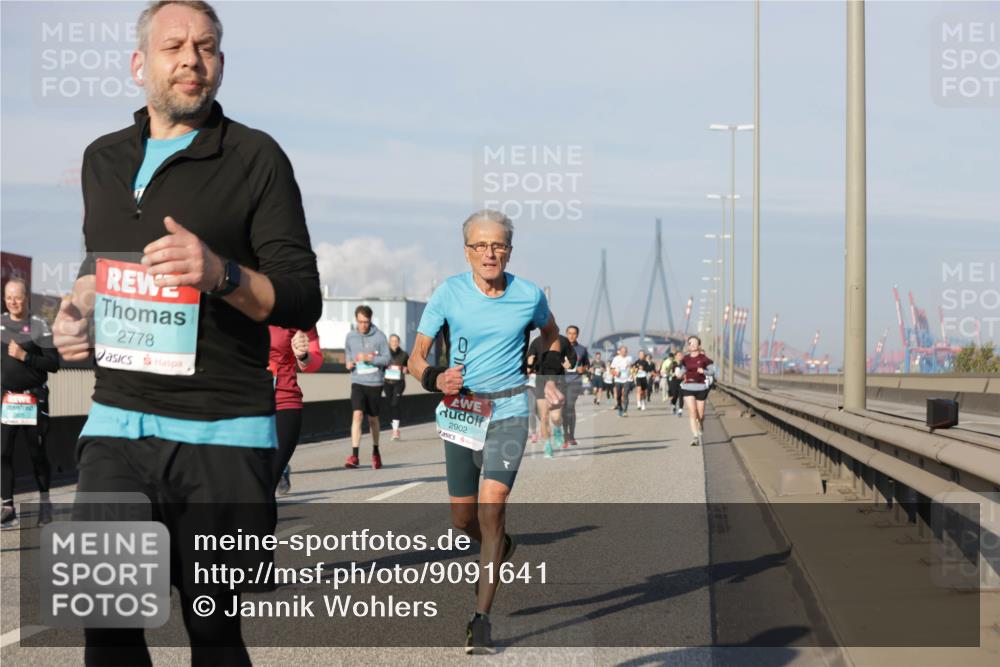 03.10.2025 - Köhlbrandbrückenlauf Jannik Wohlers http://msf.ph/oto/9091641 03.10.2025 09:59:36 Position 3 2778, 2902 meine-sportfotos.de