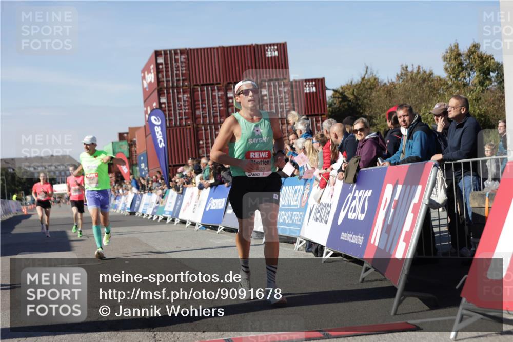 03.10.2025 - Köhlbrandbrückenlauf Jannik Wohlers http://msf.ph/oto/9091678 03.10.2025 12:54:00 Ziel 4030, 4088, 5710, 5947, 6002, 6200, 6817 meine-sportfotos.de