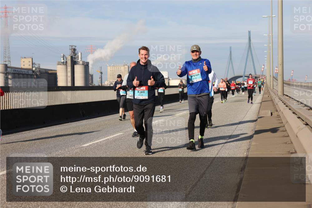 03.10.2025 - Köhlbrandbrückenlauf Lena Gebhardt http://msf.ph/oto/9091681 03.10.2025 10:08:02 Position 2 2624, 2633 meine-sportfotos.de