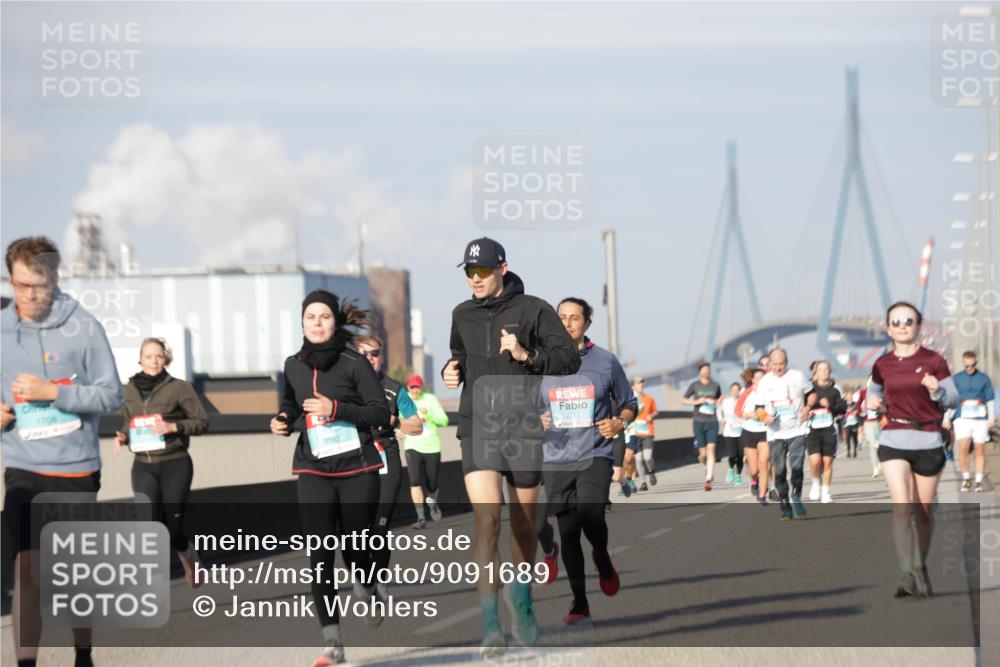 03.10.2025 - Köhlbrandbrückenlauf Jannik Wohlers http://msf.ph/oto/9091689 03.10.2025 09:59:38 Position 3 1708, 3792, 2719 meine-sportfotos.de