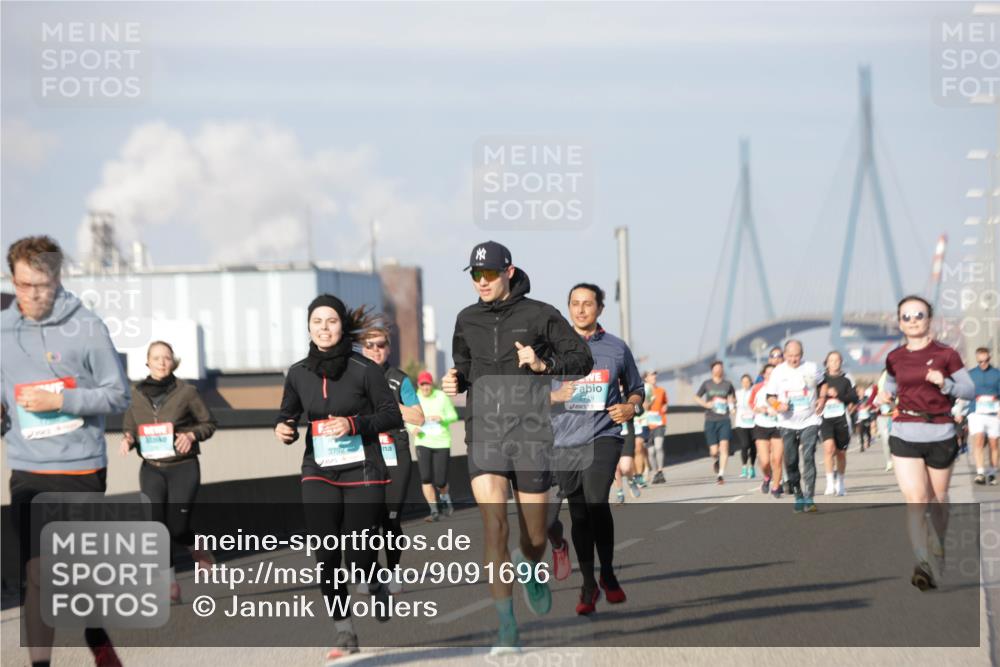 03.10.2025 - Köhlbrandbrückenlauf Jannik Wohlers http://msf.ph/oto/9091696 03.10.2025 09:59:38 Position 3  meine-sportfotos.de