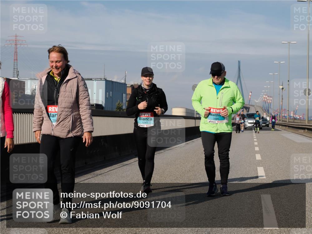 03.10.2025 - Köhlbrandbrückenlauf Fabian Wolf http://msf.ph/oto/9091704 03.10.2025 10:27:53 Position 3 29, 1241, 3396 meine-sportfotos.de