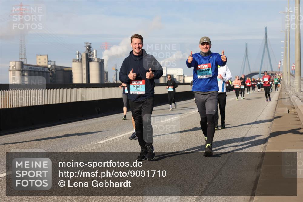 03.10.2025 - Köhlbrandbrückenlauf Lena Gebhardt http://msf.ph/oto/9091710 03.10.2025 10:08:03 Position 2 2624, 2633 meine-sportfotos.de
