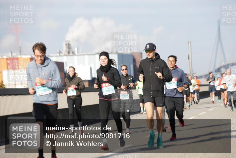 03.10.2025 - Köhlbrandbrückenlauf Jannik Wohlers http://msf.ph/oto/9091716 03.10.2025 09:59:38 Position 3 1708, 3792, 2719 meine-sportfotos.de