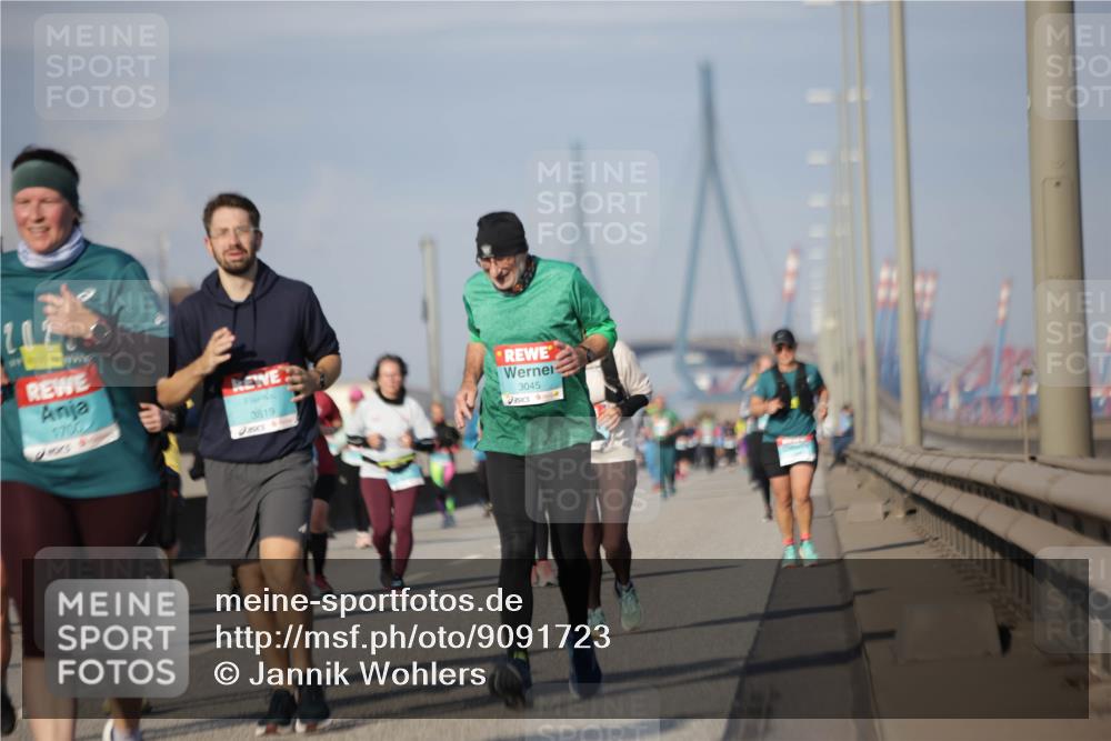 03.10.2025 - Köhlbrandbrückenlauf Jannik Wohlers http://msf.ph/oto/9091723 03.10.2025 10:11:16 Position 3 1700, 3819, 3045 meine-sportfotos.de