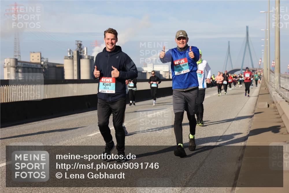 03.10.2025 - Köhlbrandbrückenlauf Lena Gebhardt http://msf.ph/oto/9091746 03.10.2025 10:08:03 Position 2 2624, 2633 meine-sportfotos.de