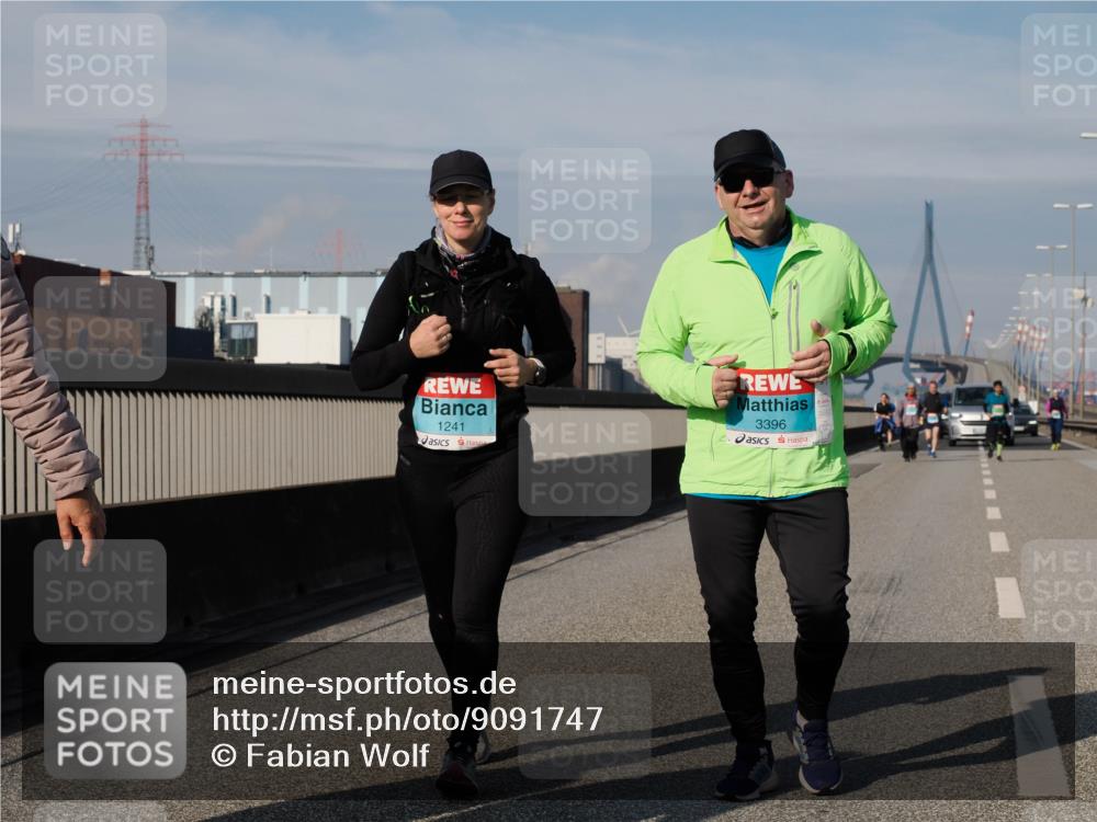 03.10.2025 - Köhlbrandbrückenlauf Fabian Wolf http://msf.ph/oto/9091747 03.10.2025 10:27:55 Position 3 1241, 3396 meine-sportfotos.de