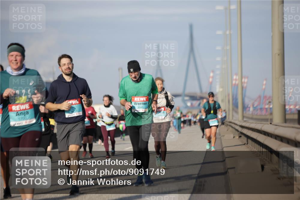 03.10.2025 - Köhlbrandbrückenlauf Jannik Wohlers http://msf.ph/oto/9091749 03.10.2025 10:11:17 Position 3 3045 meine-sportfotos.de