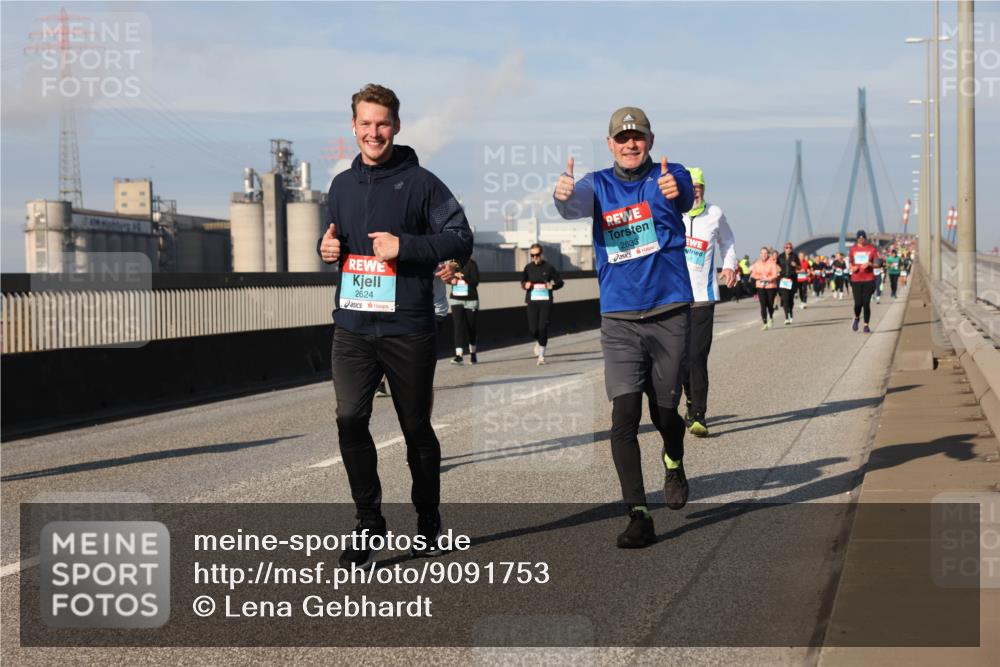 03.10.2025 - Köhlbrandbrückenlauf Lena Gebhardt http://msf.ph/oto/9091753 03.10.2025 10:08:03 Position 2 2624, 2633 meine-sportfotos.de