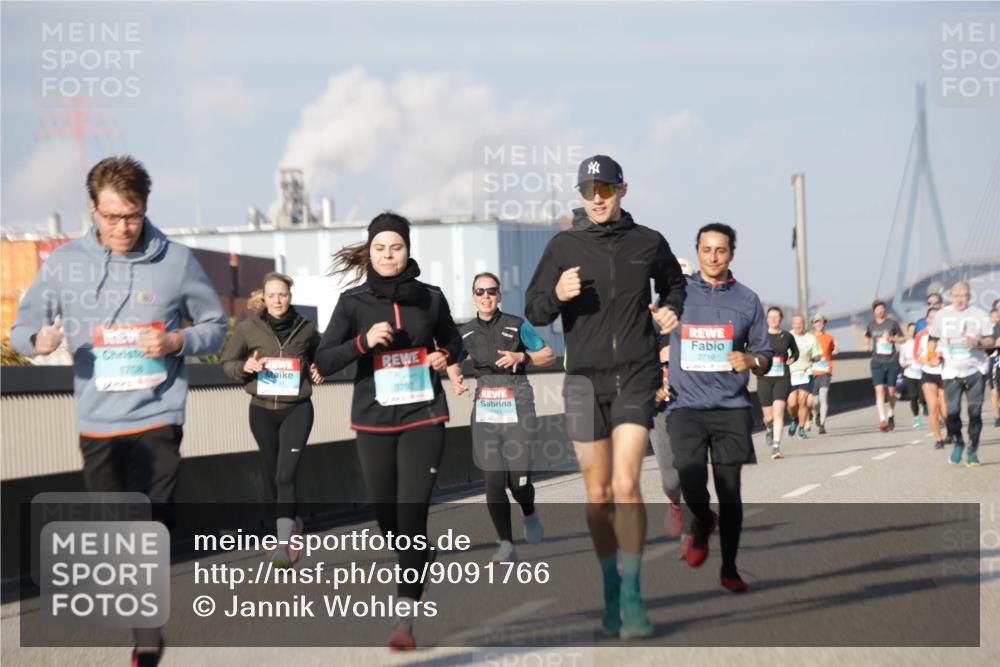 03.10.2025 - Köhlbrandbrückenlauf Jannik Wohlers http://msf.ph/oto/9091766 03.10.2025 09:59:39 Position 3 1708, 3792, 1481, 2719 meine-sportfotos.de