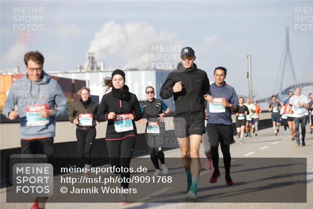 03.10.2025 - Köhlbrandbrückenlauf Jannik Wohlers http://msf.ph/oto/9091768 03.10.2025 09:59:39 Position 3 1708, 3792, 1481, 738, 2719 meine-sportfotos.de