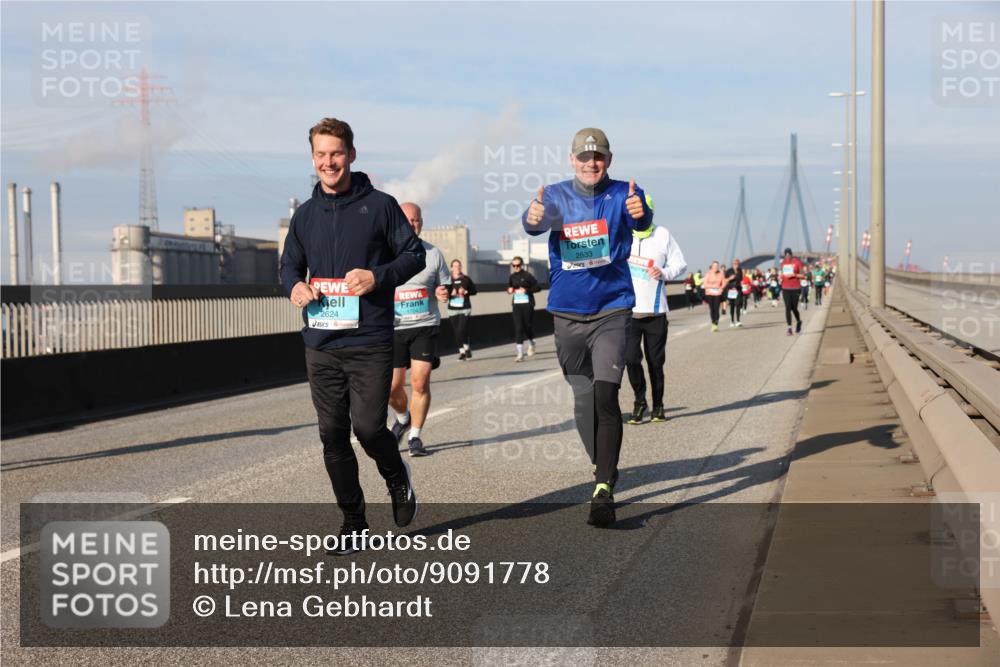 03.10.2025 - Köhlbrandbrückenlauf Lena Gebhardt http://msf.ph/oto/9091778 03.10.2025 10:08:04 Position 2 2624, 2633 meine-sportfotos.de