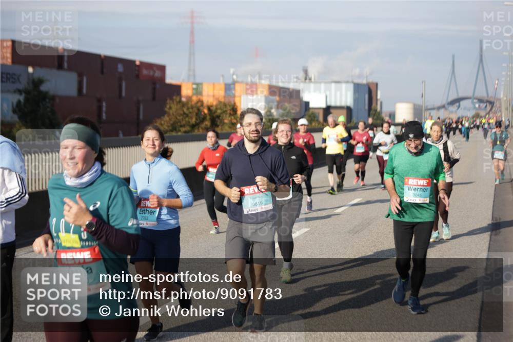 03.10.2025 - Köhlbrandbrückenlauf Jannik Wohlers http://msf.ph/oto/9091783 03.10.2025 10:11:20 Position 3 1700, 2763, 3819, 3045 meine-sportfotos.de