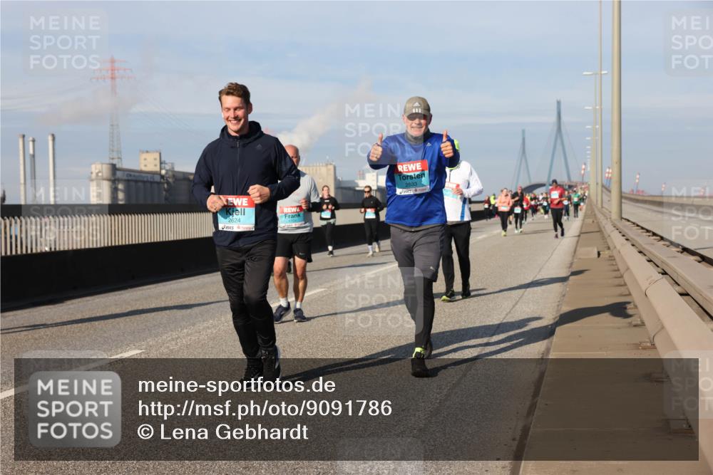 03.10.2025 - Köhlbrandbrückenlauf Lena Gebhardt http://msf.ph/oto/9091786 03.10.2025 10:08:04 Position 2 2624, 2633 meine-sportfotos.de
