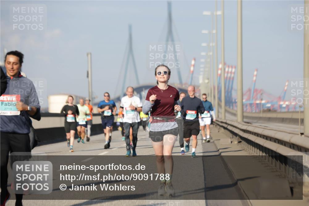 03.10.2025 - Köhlbrandbrückenlauf Jannik Wohlers http://msf.ph/oto/9091788 03.10.2025 09:59:40 Position 3 2719 meine-sportfotos.de