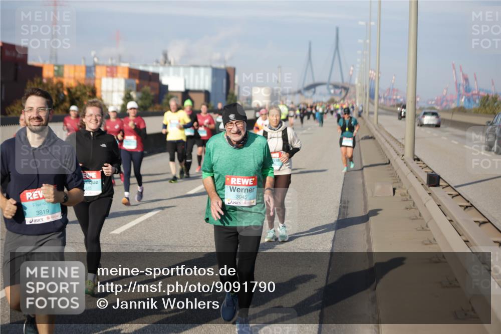 03.10.2025 - Köhlbrandbrückenlauf Jannik Wohlers http://msf.ph/oto/9091790 03.10.2025 10:11:21 Position 3 3819, 3045 meine-sportfotos.de