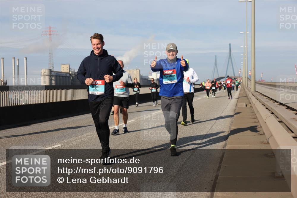 03.10.2025 - Köhlbrandbrückenlauf Lena Gebhardt http://msf.ph/oto/9091796 03.10.2025 10:08:04 Position 2 2624, 2633 meine-sportfotos.de