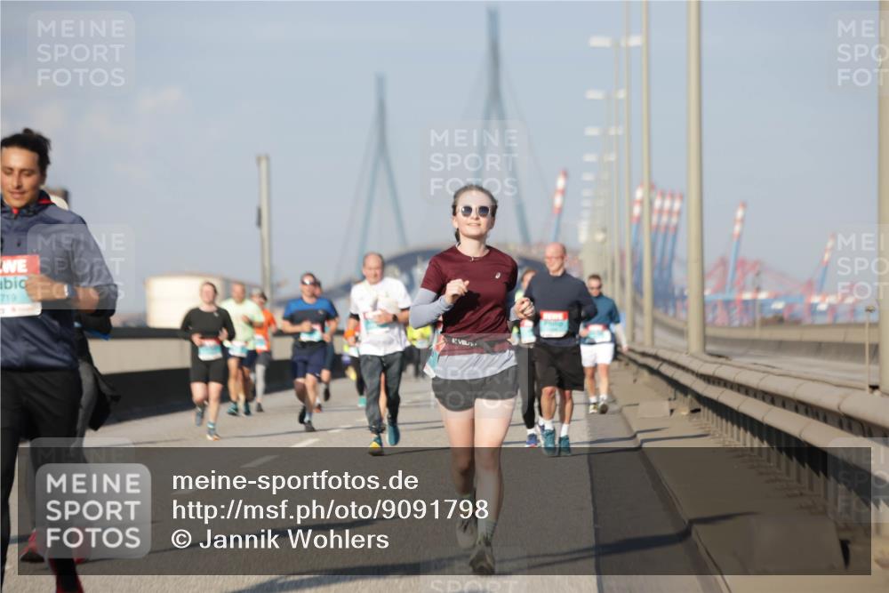 03.10.2025 - Köhlbrandbrückenlauf Jannik Wohlers http://msf.ph/oto/9091798 03.10.2025 09:59:40 Position 3 719 meine-sportfotos.de