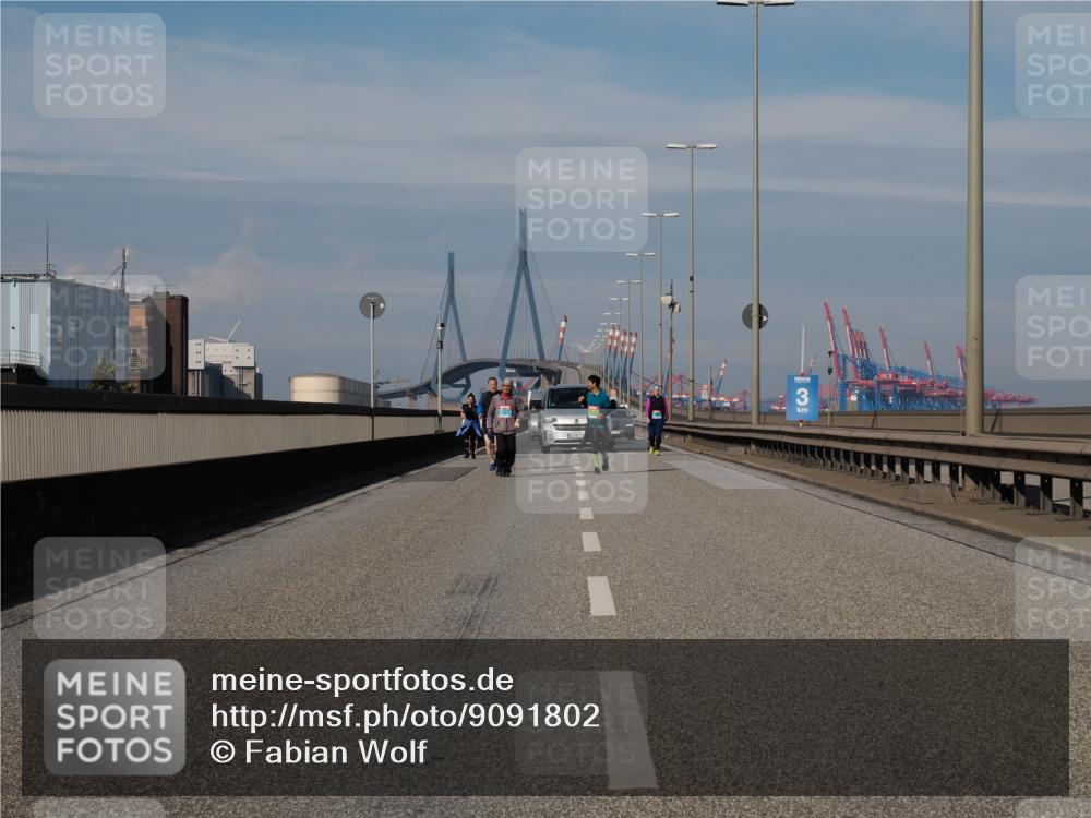 03.10.2025 - Köhlbrandbrückenlauf Fabian Wolf http://msf.ph/oto/9091802 03.10.2025 10:27:59 Position 3  meine-sportfotos.de