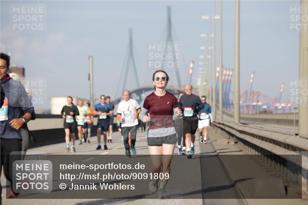 03.10.2025 - Köhlbrandbrückenlauf Jannik Wohlers http://msf.ph/oto/9091809 03.10.2025 09:59:41 Position 3  meine-sportfotos.de