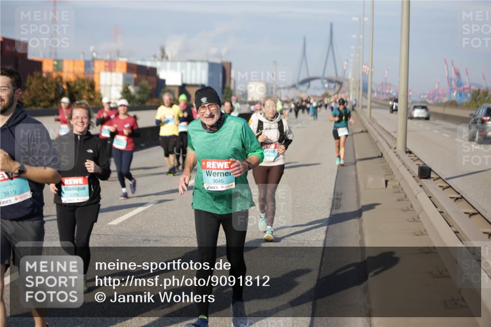 03.10.2025 - Köhlbrandbrückenlauf Jannik Wohlers http://msf.ph/oto/9091812 03.10.2025 10:11:21 Position 3 3819, 2385, 3045 meine-sportfotos.de
