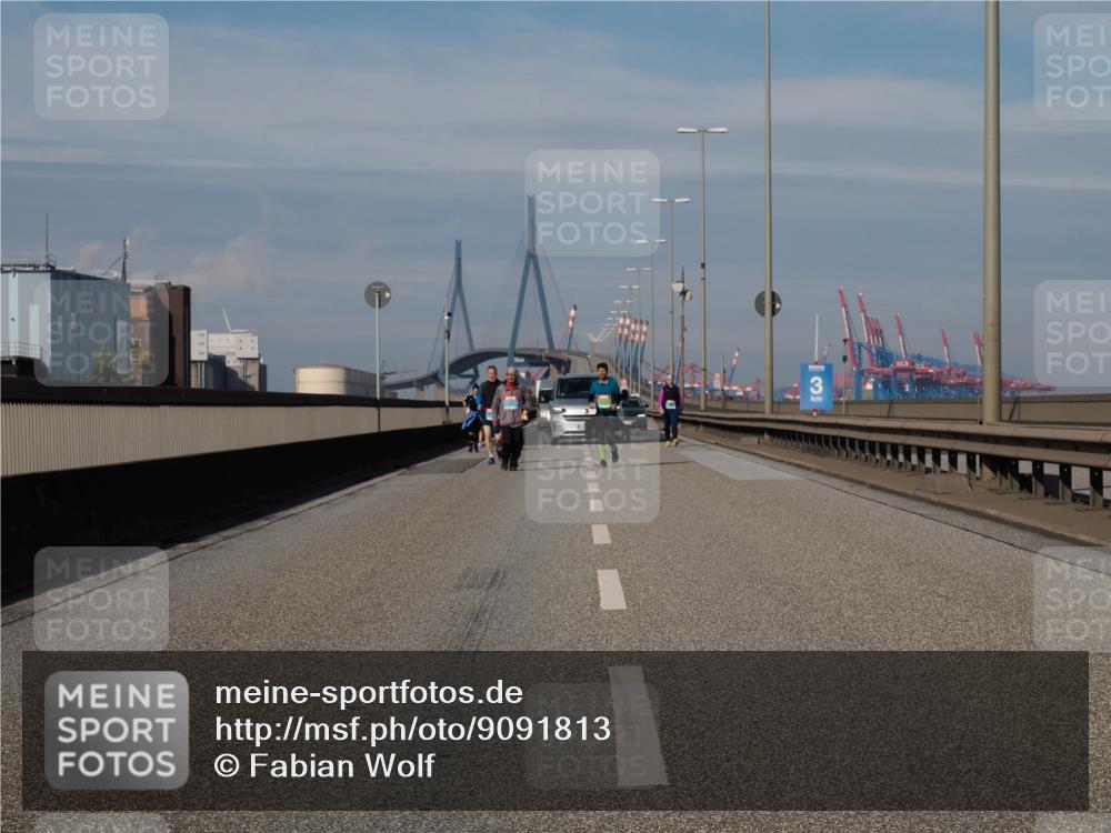 03.10.2025 - Köhlbrandbrückenlauf Fabian Wolf http://msf.ph/oto/9091813 03.10.2025 10:28:00 Position 3 3 meine-sportfotos.de