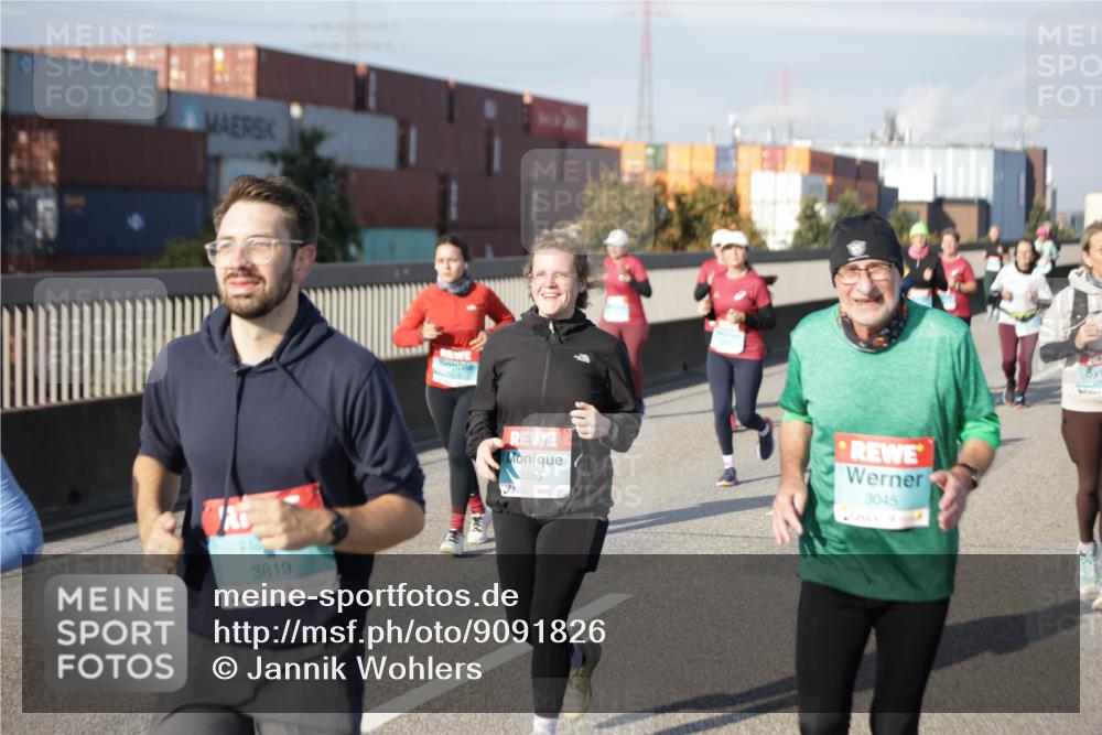 03.10.2025 - Köhlbrandbrückenlauf Jannik Wohlers http://msf.ph/oto/9091826 03.10.2025 10:11:21 Position 3 3819, 2385, 3045 meine-sportfotos.de