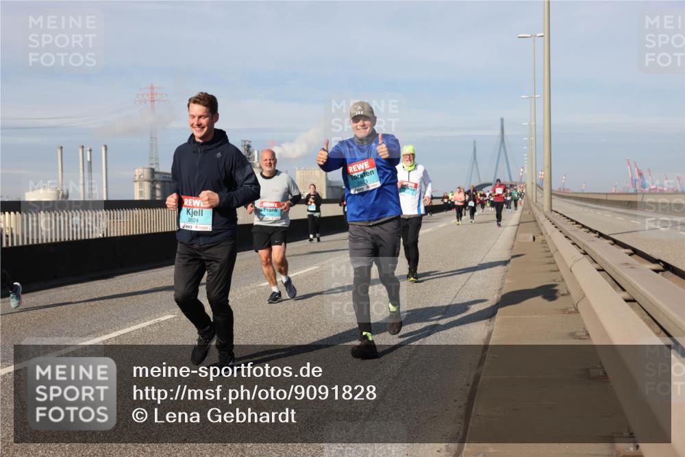 03.10.2025 - Köhlbrandbrückenlauf Lena Gebhardt http://msf.ph/oto/9091828 03.10.2025 10:08:04 Position 2 2624, 2633 meine-sportfotos.de
