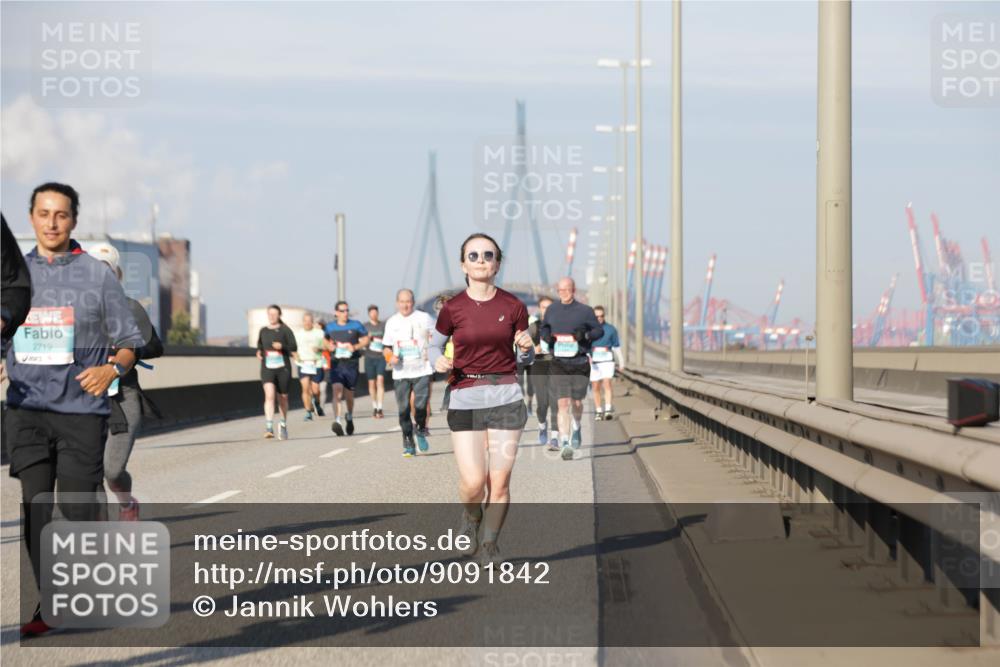 03.10.2025 - Köhlbrandbrückenlauf Jannik Wohlers http://msf.ph/oto/9091842 03.10.2025 09:59:41 Position 3 2719 meine-sportfotos.de