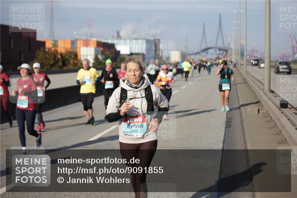 03.10.2025 - Köhlbrandbrückenlauf Jannik Wohlers http://msf.ph/oto/9091855 03.10.2025 10:11:23 Position 3 2058 meine-sportfotos.de