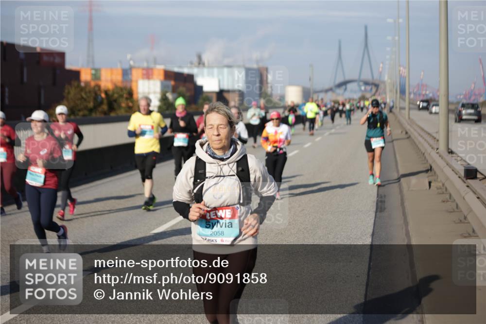 03.10.2025 - Köhlbrandbrückenlauf Jannik Wohlers http://msf.ph/oto/9091858 03.10.2025 10:11:23 Position 3 2058 meine-sportfotos.de