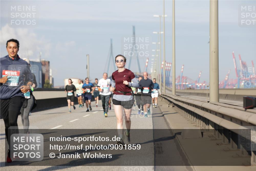 03.10.2025 - Köhlbrandbrückenlauf Jannik Wohlers http://msf.ph/oto/9091859 03.10.2025 09:59:41 Position 3  meine-sportfotos.de