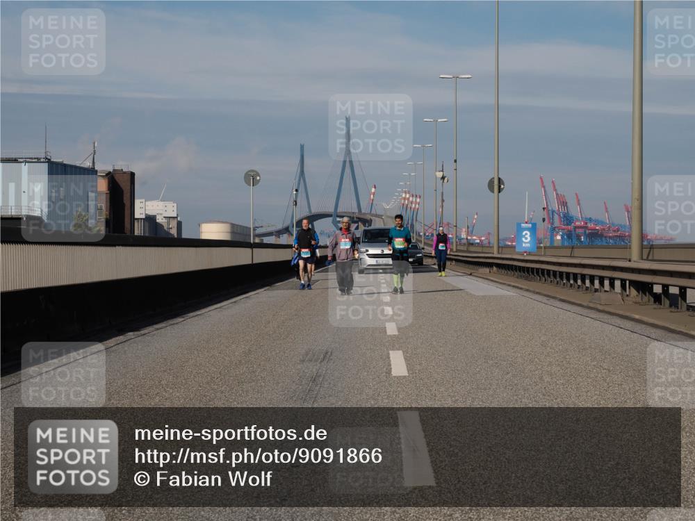 03.10.2025 - Köhlbrandbrückenlauf Fabian Wolf http://msf.ph/oto/9091866 03.10.2025 10:28:03 Position 3  meine-sportfotos.de