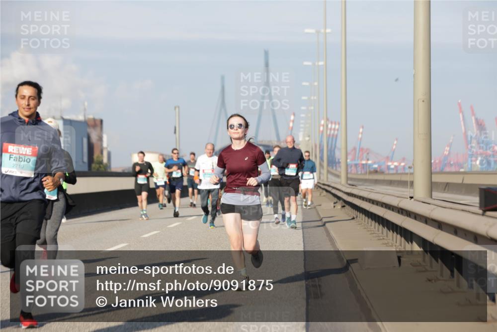 03.10.2025 - Köhlbrandbrückenlauf Jannik Wohlers http://msf.ph/oto/9091875 03.10.2025 09:59:42 Position 3 2719 meine-sportfotos.de