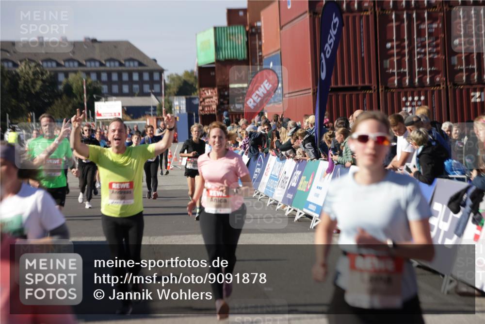 03.10.2025 - Köhlbrandbrückenlauf Jannik Wohlers http://msf.ph/oto/9091878 03.10.2025 13:19:55 Ziel 4376, 4539, 4721, 5059, 5656, 5657, 5658, 5704, 5841, 6068, 6414, 6509, 6567, 6568, 6660, 6663, 6730 meine-sportfotos.de