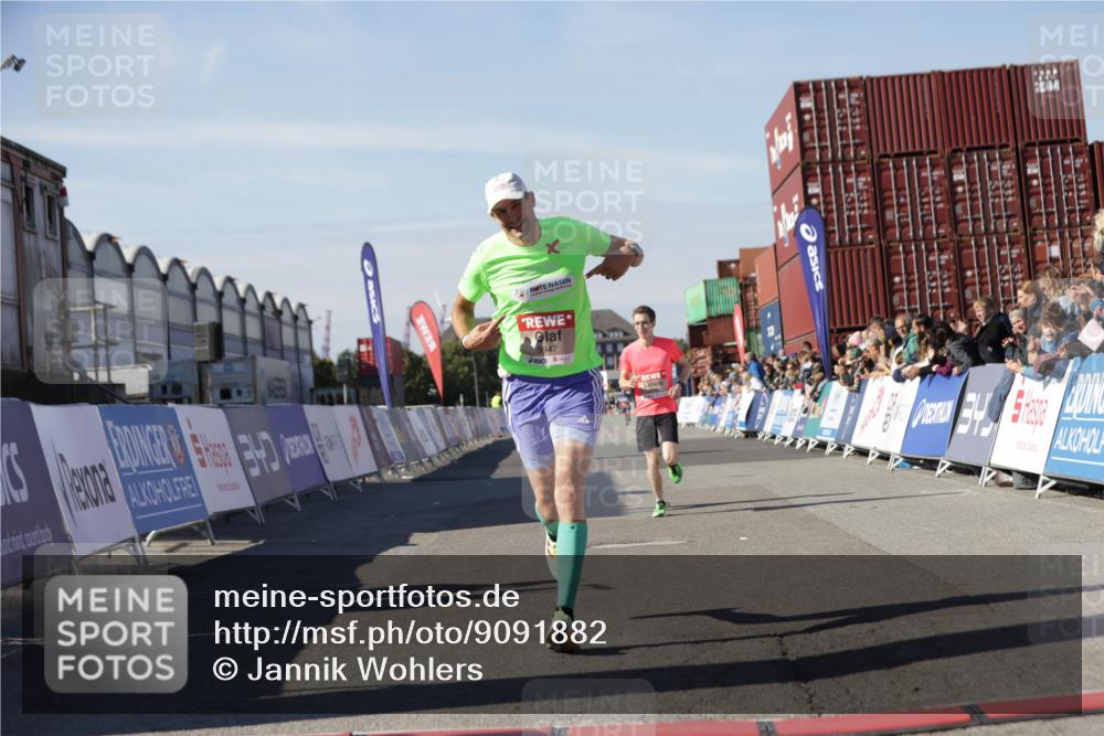 03.10.2025 - Köhlbrandbrückenlauf Jannik Wohlers http://msf.ph/oto/9091882 03.10.2025 12:54:02 Ziel 4030, 4088, 5710, 5947, 6002, 6200, 6817 meine-sportfotos.de
