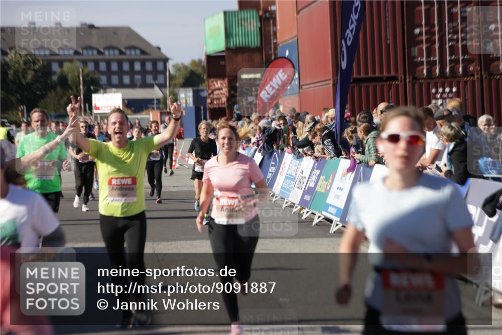 03.10.2025 - Köhlbrandbrückenlauf Jannik Wohlers http://msf.ph/oto/9091887 03.10.2025 13:19:55 Ziel 4376, 4539, 4721, 5059, 5656, 5657, 5658, 5704, 5841, 6068, 6414, 6509, 6567, 6568, 6660, 6663, 6730 meine-sportfotos.de