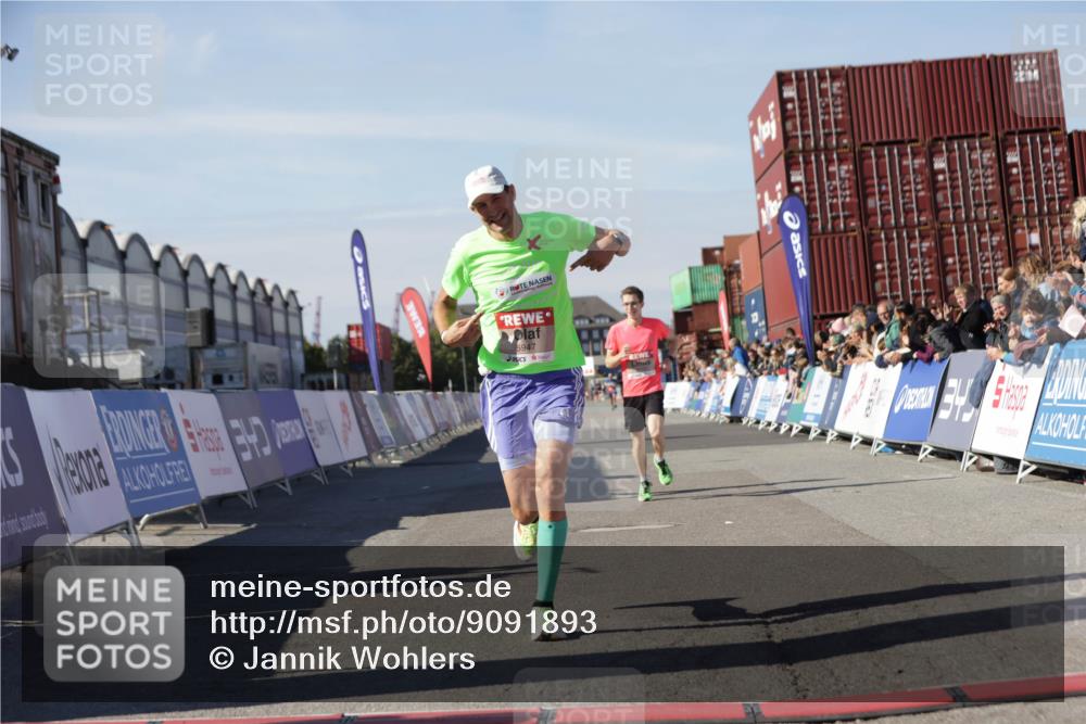 03.10.2025 - Köhlbrandbrückenlauf Jannik Wohlers http://msf.ph/oto/9091893 03.10.2025 12:54:02 Ziel 4030, 4088, 5710, 5947, 6002, 6200, 6817 meine-sportfotos.de