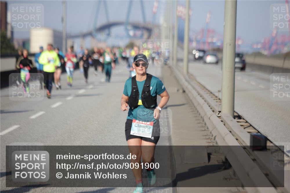 03.10.2025 - Köhlbrandbrückenlauf Jannik Wohlers http://msf.ph/oto/9091900 03.10.2025 10:11:25 Position 3 2830 meine-sportfotos.de