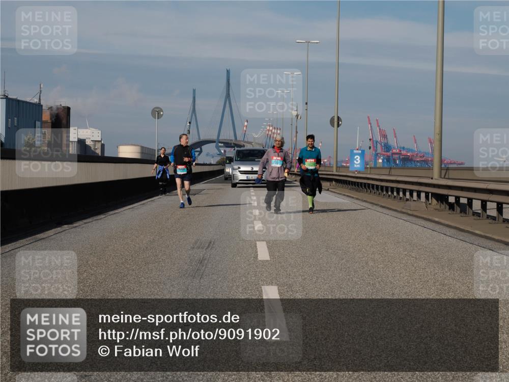 03.10.2025 - Köhlbrandbrückenlauf Fabian Wolf http://msf.ph/oto/9091902 03.10.2025 10:28:07 Position 3 3 meine-sportfotos.de