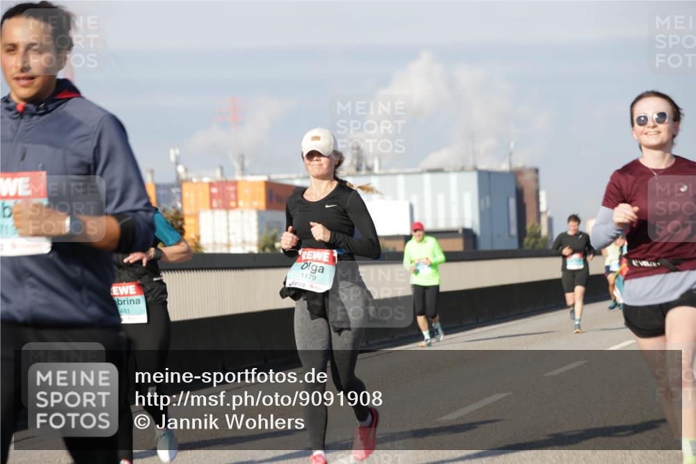03.10.2025 - Köhlbrandbrückenlauf Jannik Wohlers http://msf.ph/oto/9091908 03.10.2025 09:59:43 Position 3 19, 481, 1179 meine-sportfotos.de