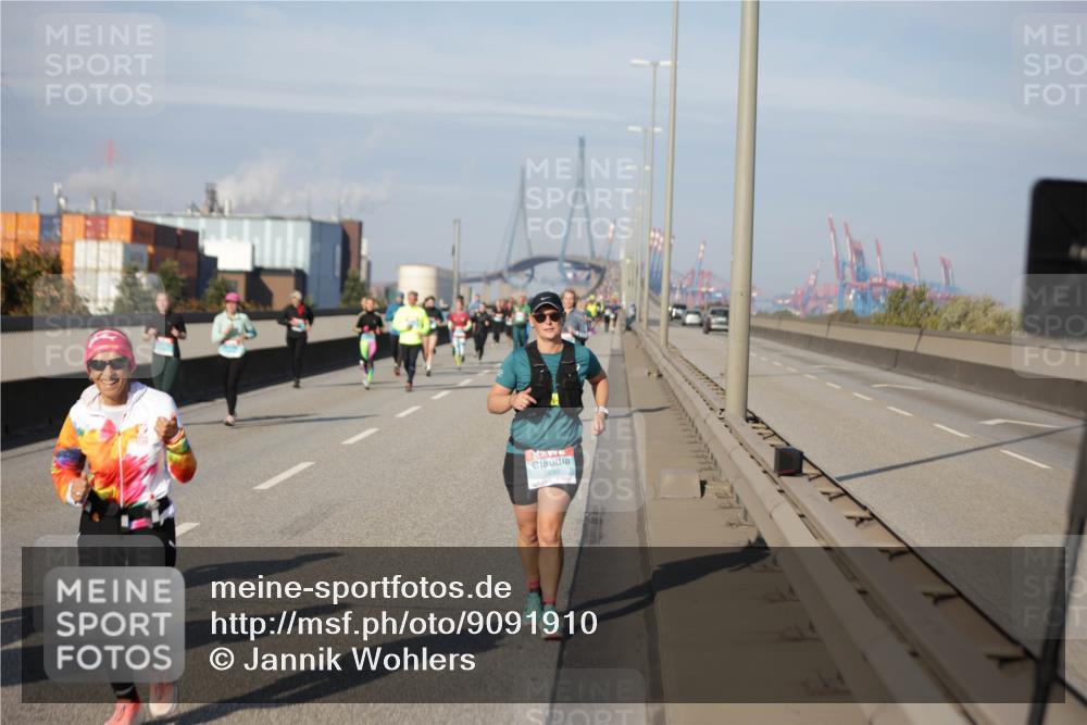 03.10.2025 - Köhlbrandbrückenlauf Jannik Wohlers http://msf.ph/oto/9091910 03.10.2025 10:11:27 Position 3 2830 meine-sportfotos.de