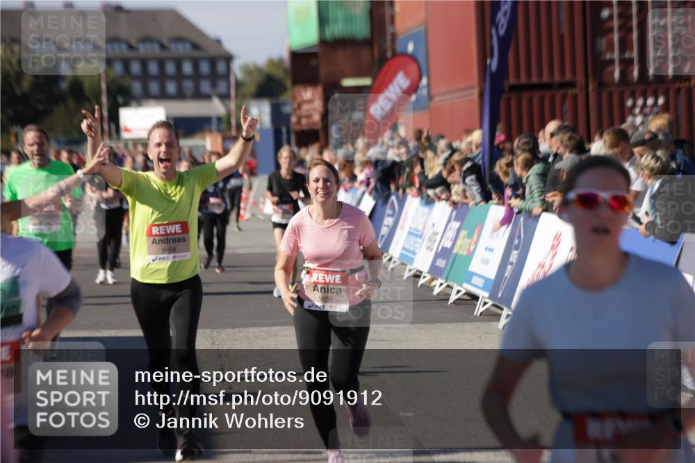 03.10.2025 - Köhlbrandbrückenlauf Jannik Wohlers http://msf.ph/oto/9091912 03.10.2025 13:19:55 Ziel 4376, 4539, 4721, 5059, 5656, 5657, 5658, 5704, 5841, 6068, 6414, 6509, 6567, 6568, 6660, 6663, 6730 meine-sportfotos.de