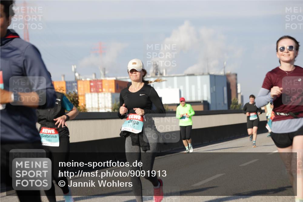 03.10.2025 - Köhlbrandbrückenlauf Jannik Wohlers http://msf.ph/oto/9091913 03.10.2025 09:59:43 Position 3 1481, 1179 meine-sportfotos.de