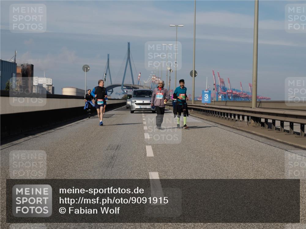 03.10.2025 - Köhlbrandbrückenlauf Fabian Wolf http://msf.ph/oto/9091915 03.10.2025 10:28:07 Position 3 3 meine-sportfotos.de