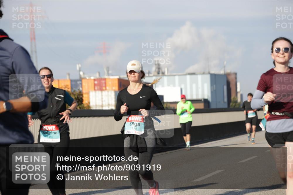 03.10.2025 - Köhlbrandbrückenlauf Jannik Wohlers http://msf.ph/oto/9091919 03.10.2025 09:59:43 Position 3 1481, 1179 meine-sportfotos.de